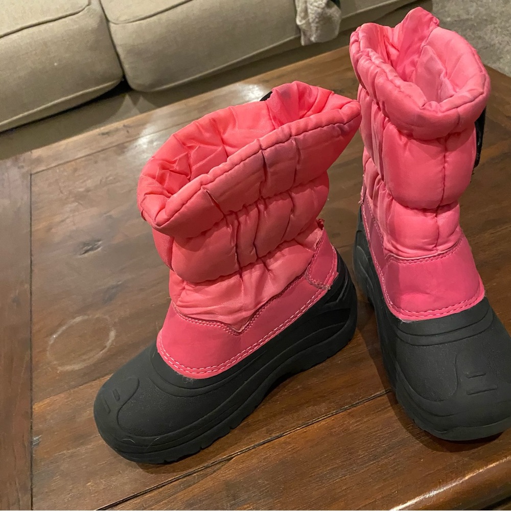 Kids size 13 winter boot
